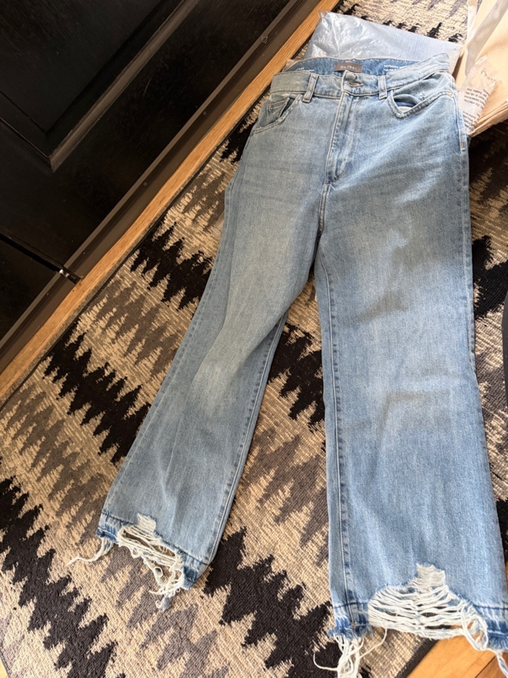 DL1961 Women's Light Blue Distressed Straight-Leg Jeans